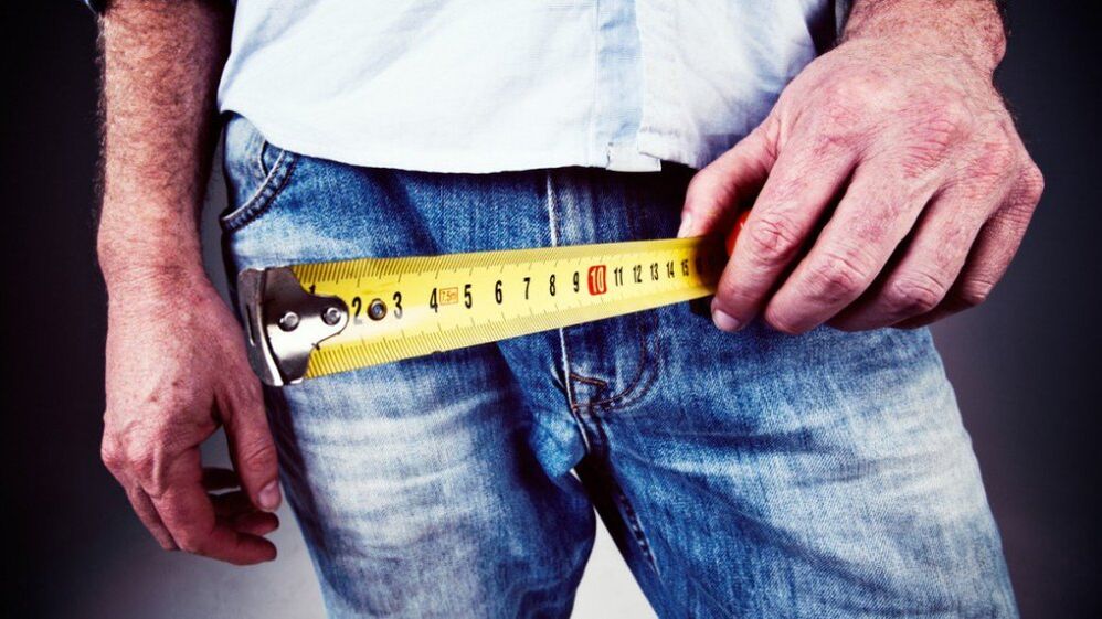 home medindo o pene despois da ampliación con xel